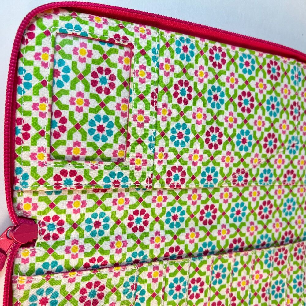 Vera Bradley Capri Melon Pink Paisley Quilted Large Zip Travel Organizer Wallet - Picture 9 of 11